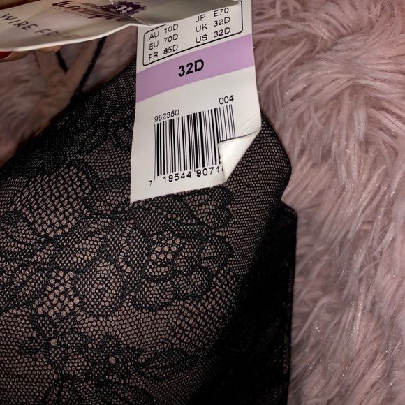 B. Tempt’d wirefree bra - Picture 5 of 7